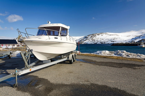 8 Winter Boating Tips for Comfort and Safety